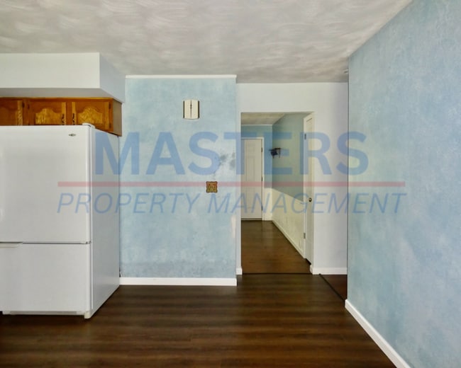 Building Photo - 10477 Mandell Rd