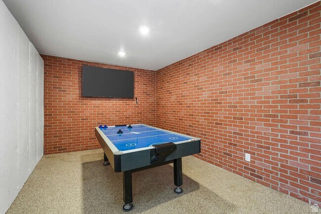 Building Photo - Scenic Mountain View Rental Minutes from Shopping & Trails!