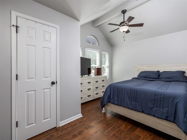 Building Photo - 208 S Buffalo Pass