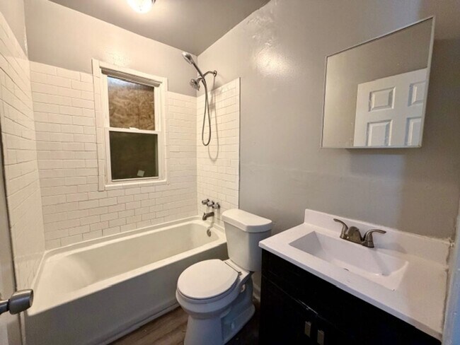 Building Photo - 4 Bedroom 2 Bath Brick Tudor For Lease Wel...