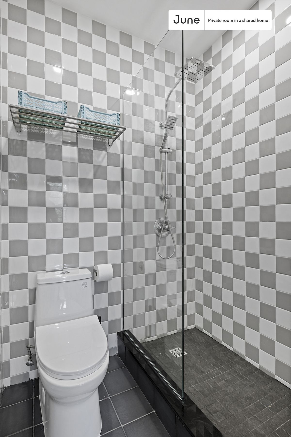 Building Photo - Room in Shared 3 bed/3 bath home