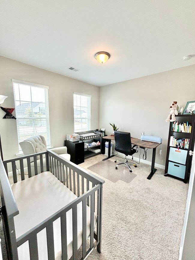 Building Photo - Pristine 3BR/3BA Home with Community Pool & Fenced Yard in Northeast Columbia! Available June 12th!