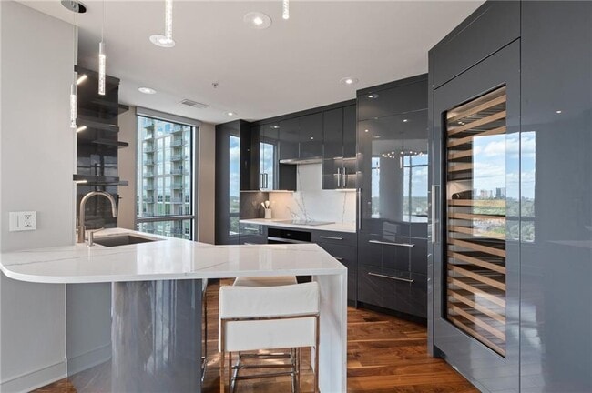 Building Photo - 222 12th St NE