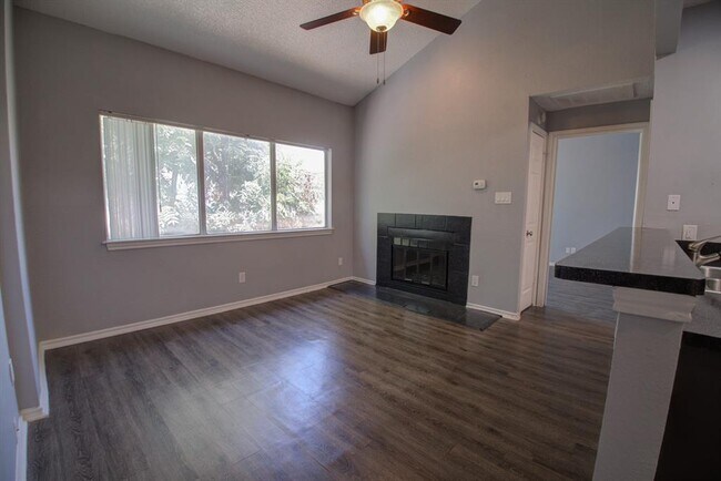 Building Photo - 2606 Rio Grande St