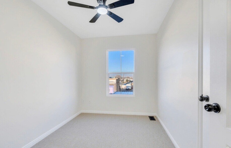 Building Photo - 4778 Huntly Dr