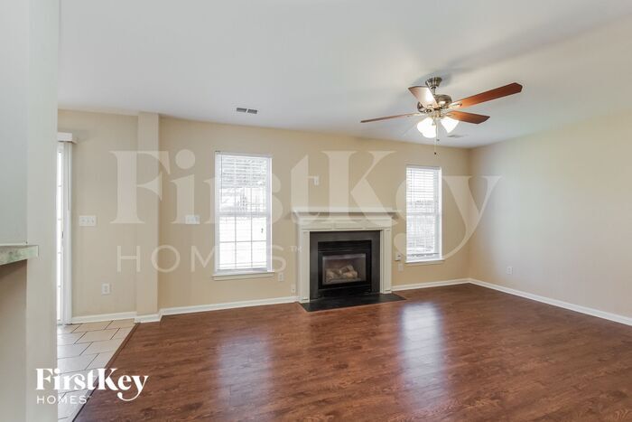 Building Photo - 216 Winding Canyon Dr