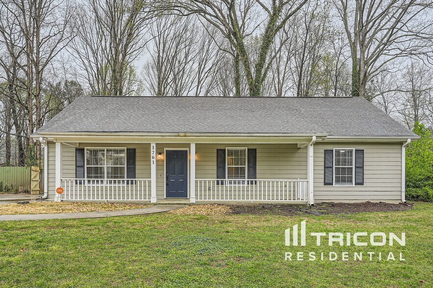 Building Photo - 1761 Silver Leaf Ct SW