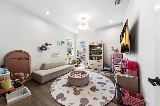 Building Photo - 11064 Canary Island Ct