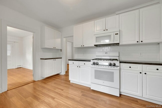 Building Photo - 437 Warburton Ave