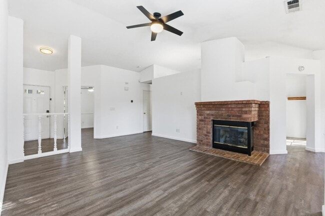 Building Photo - 3345 W Stuart Ave