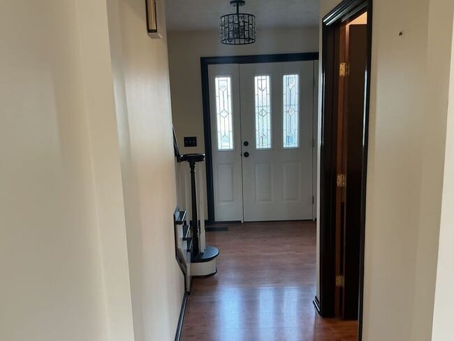 Building Photo - 1851 Foxhollow Dr