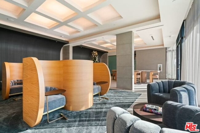 Building Photo - 3688 Overland Ave