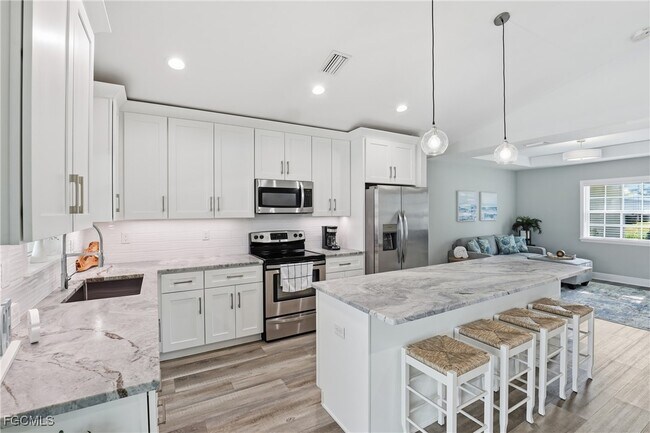 Building Photo - 1723 SW 31st Ln