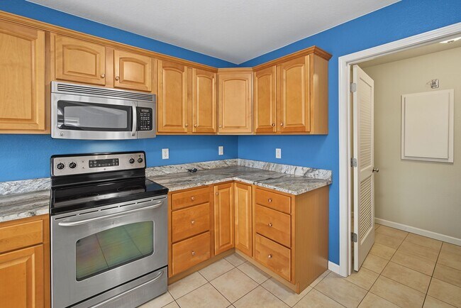 Building Photo - 106 Essex Ln