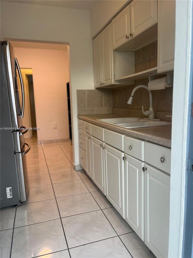 Building Photo - 12665 NE 16th Ave