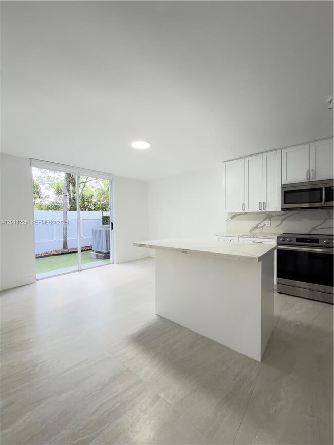 Building Photo - 8725 SW 158th Pl