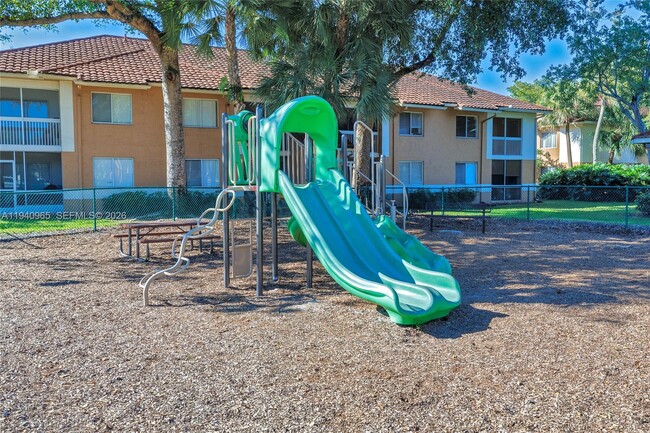 Building Photo - 801 NW 91st Terrace