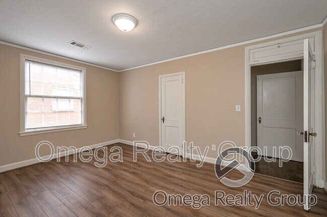 Building Photo - 568 Morningview Dr