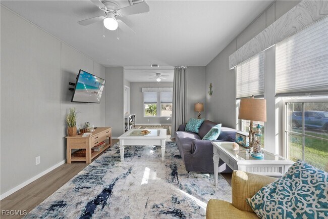 Building Photo - 1747 Beverly Dr