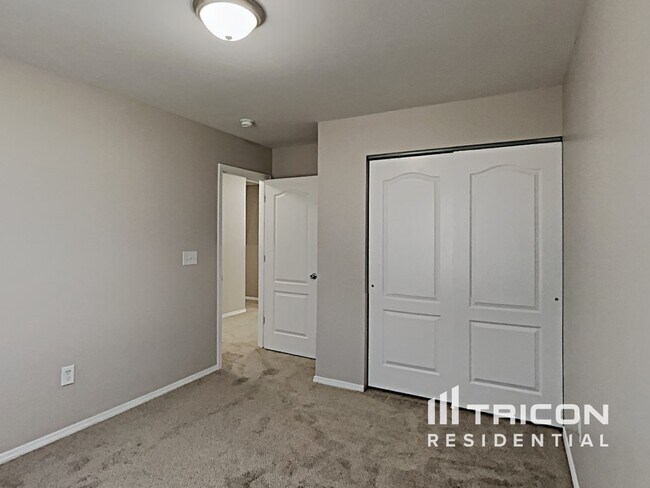 Building Photo - 114 Yarmouth Dr