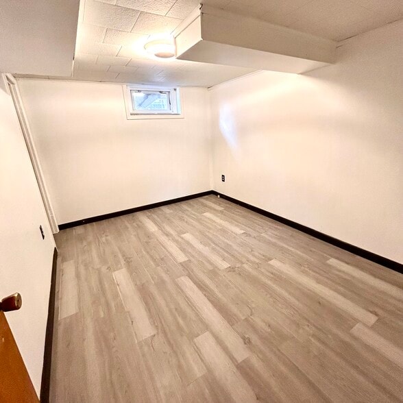 Building Photo - 406 Chestnut St