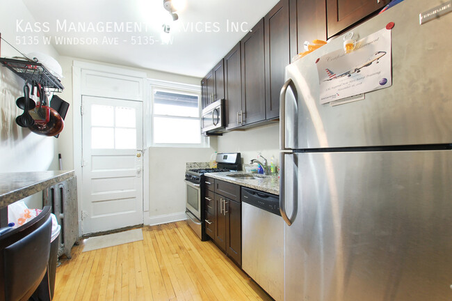 Primary Photo - 5135 W Windsor Ave