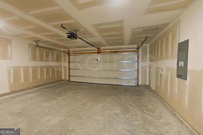 Building Photo - 121 Overstreet Way