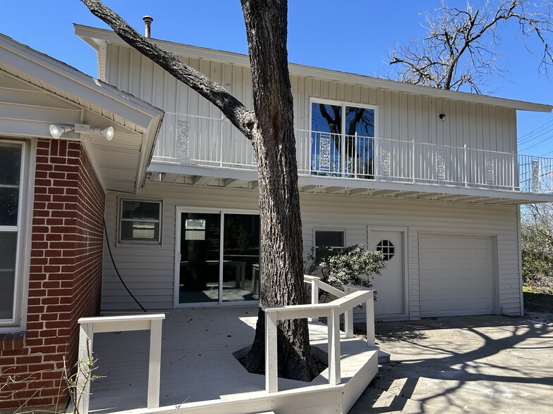 Driveway/Patio/Balcony - 3404 Martin Lydon Ave