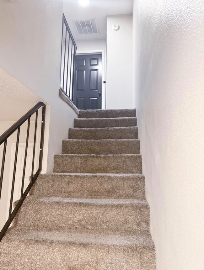 Building Photo - 525 S 1100 E