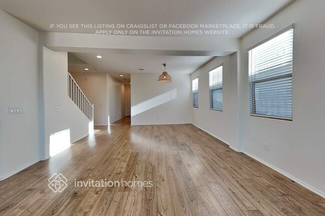 Building Photo - 2152 W Emrie Ave