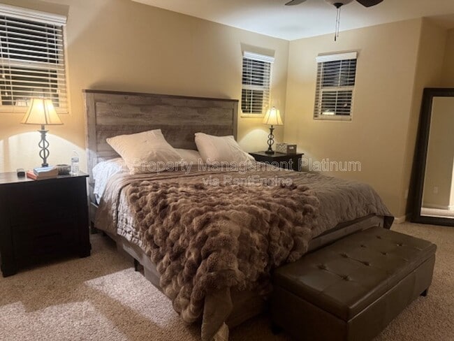 Building Photo - 1532 N Sanders Ave