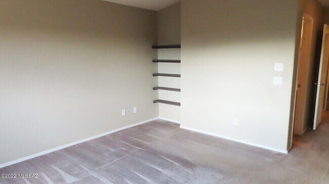 Building Photo - 4641 S Fenwick Dr