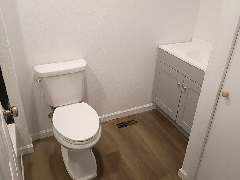 Building Photo - 101 Edmonds Dr