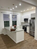 Building Photo - 203 E Ellsworth St