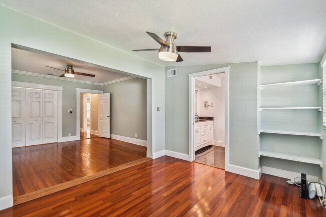 Building Photo - Riverside Heights Historic Bungalow!