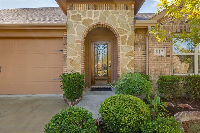 Building Photo - 817 Woodmark Dr