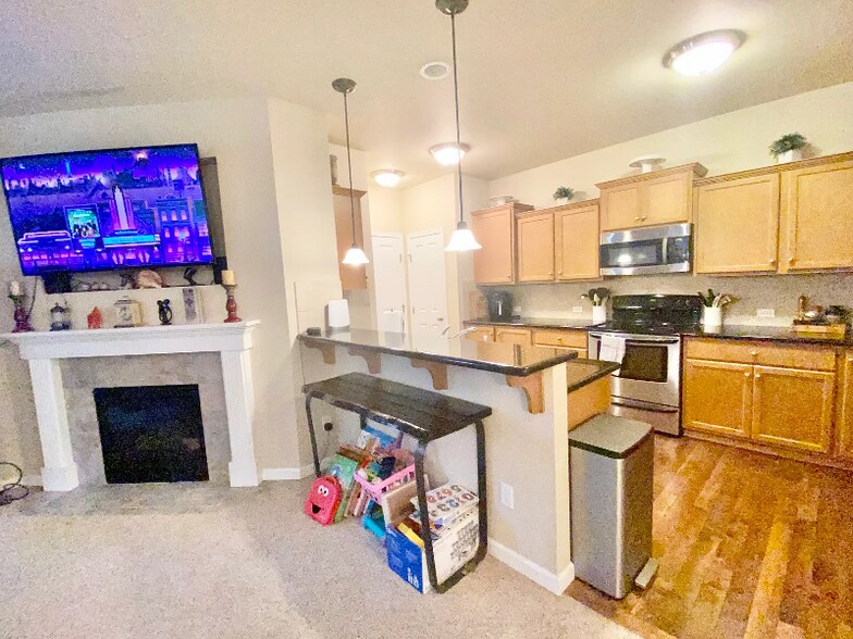 Building Photo - 4424 Edgewater Blvd NE