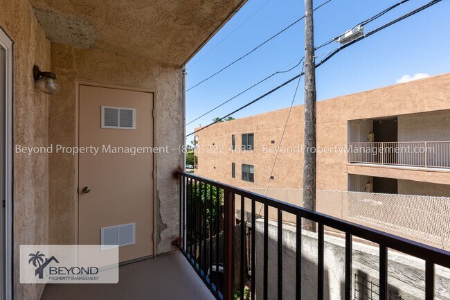 Building Photo - OCEAN BEACH GEM , 2 BEDROOM 2 BATH WITH AS...