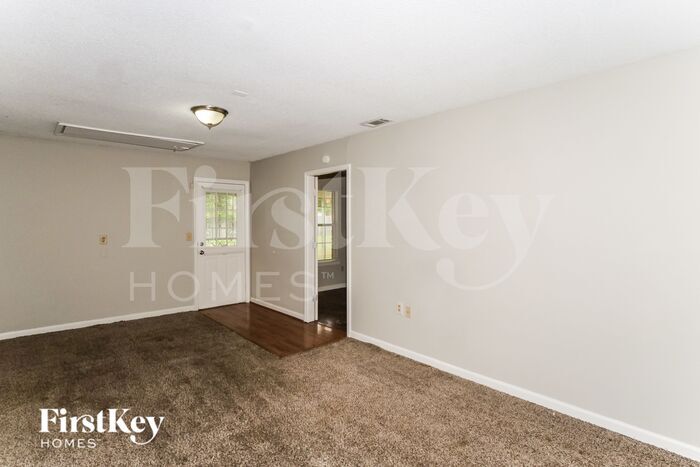 Building Photo - 5923 Willow Springs Dr