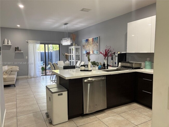 Building Photo - 10233 NW 89th Terrace