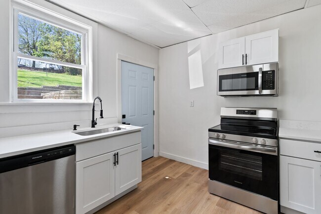 Building Photo - 348-350 Wyoming Street