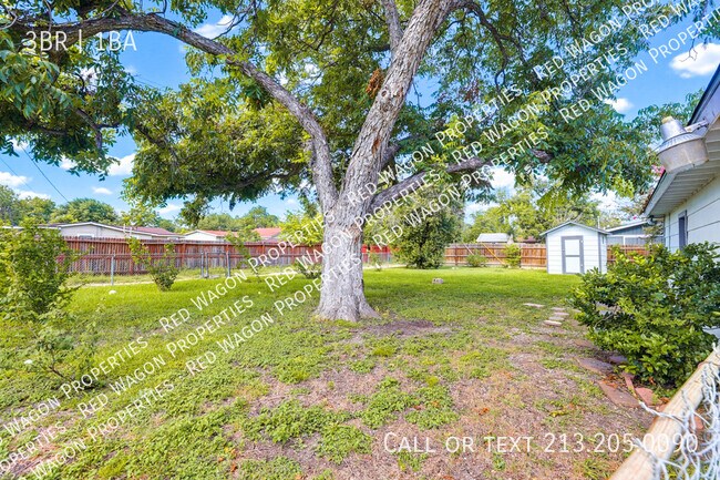 Building Photo - 271 Wayside Dr