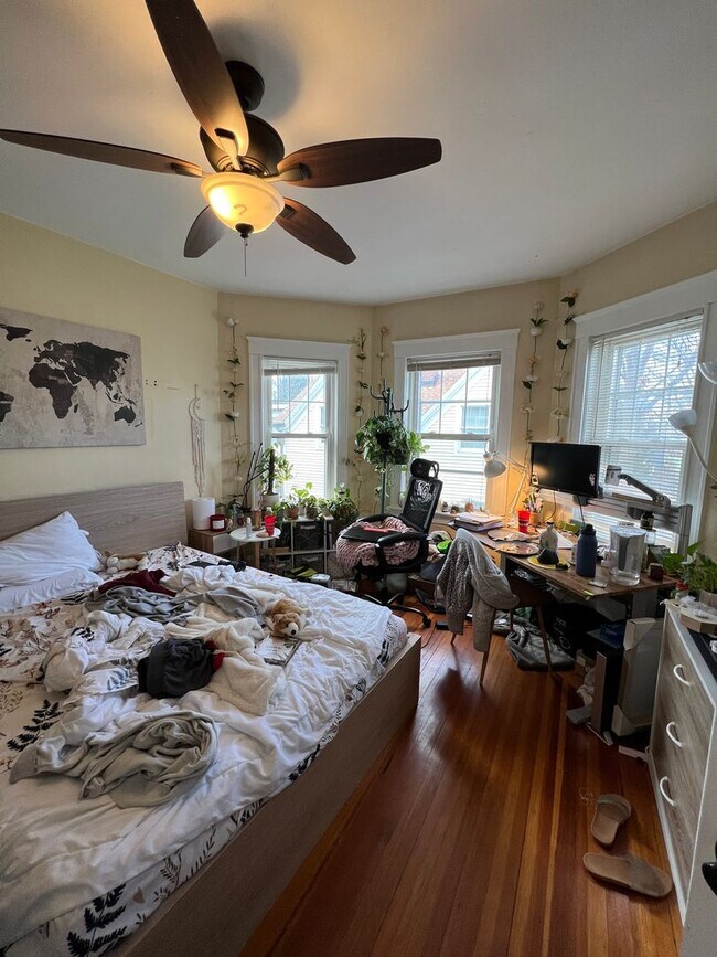 Building Photo - 332 Beacon St