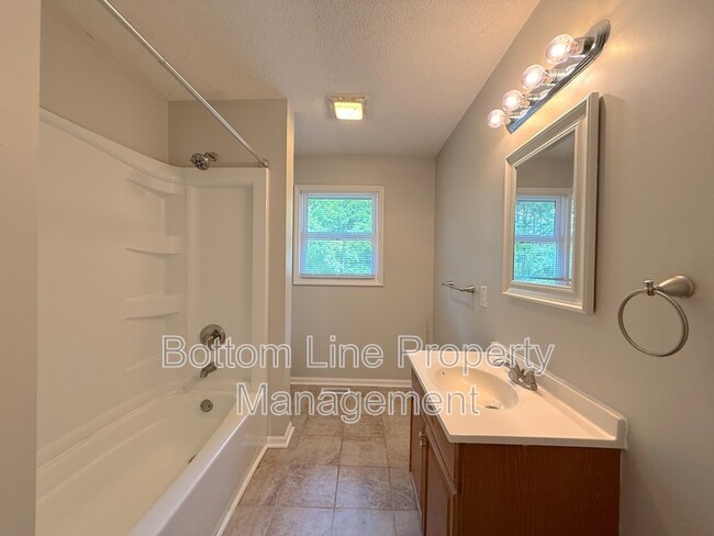 Building Photo - 409 Olin Dr