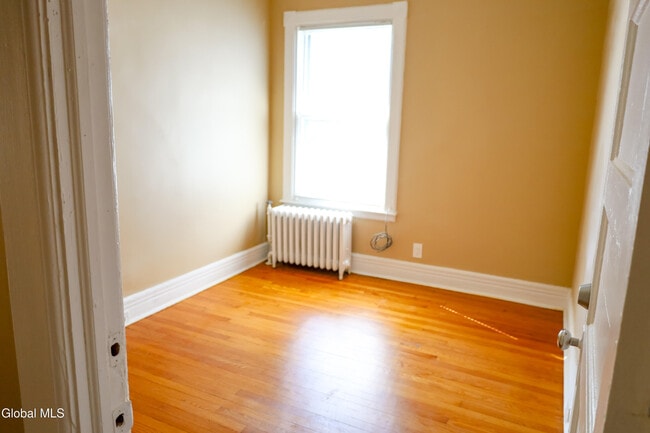 Building Photo - 475 Hamilton St