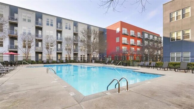 Building Photo - 2115 Piedmont Rd NE