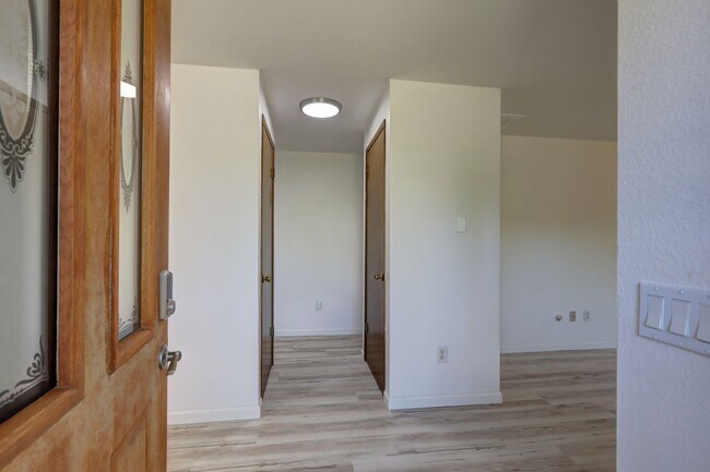 Building Photo - Cozy 3-bedroom 2 baths in Kirkland.