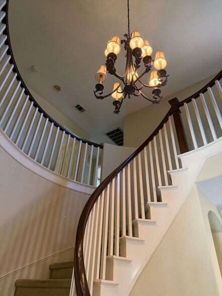 Building Photo - 16333 Fox Hollow Way