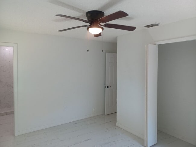 Building Photo - PRICE REDUCED! Newly Remodeled Stunning 4 ...