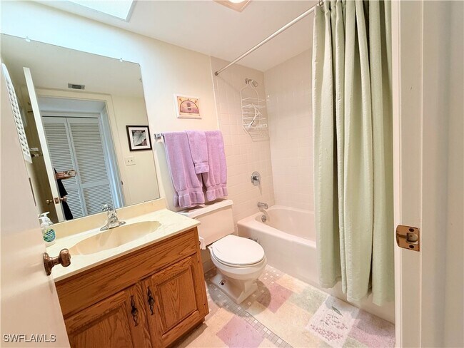 Building Photo - 15 Bluebill Ave